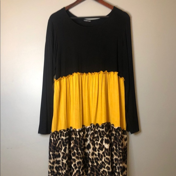 Hemish U.S.A. - Size Medium - 3 tier dress - Picture 2 of 6